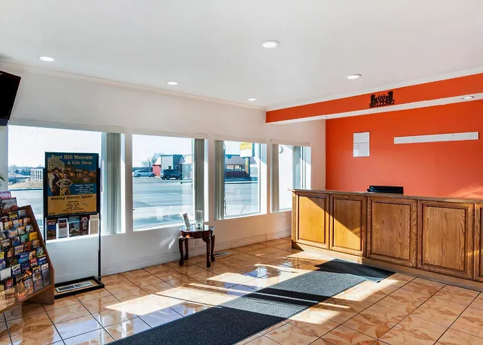 Oyo Townhouse Dodge City Ks