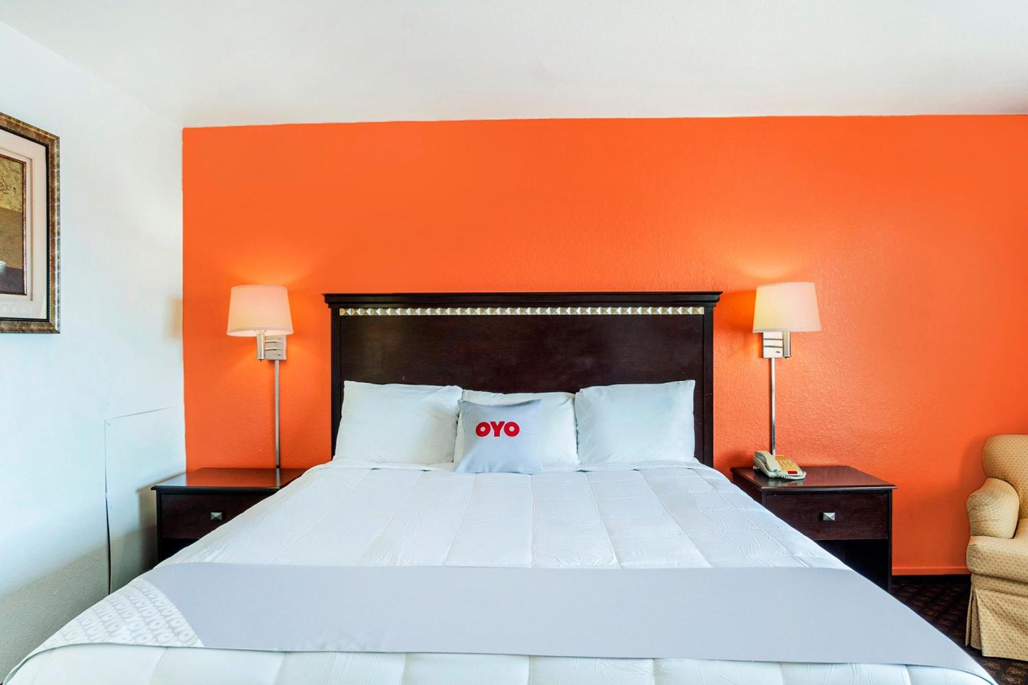 Oyo Townhouse Ks Dodge City