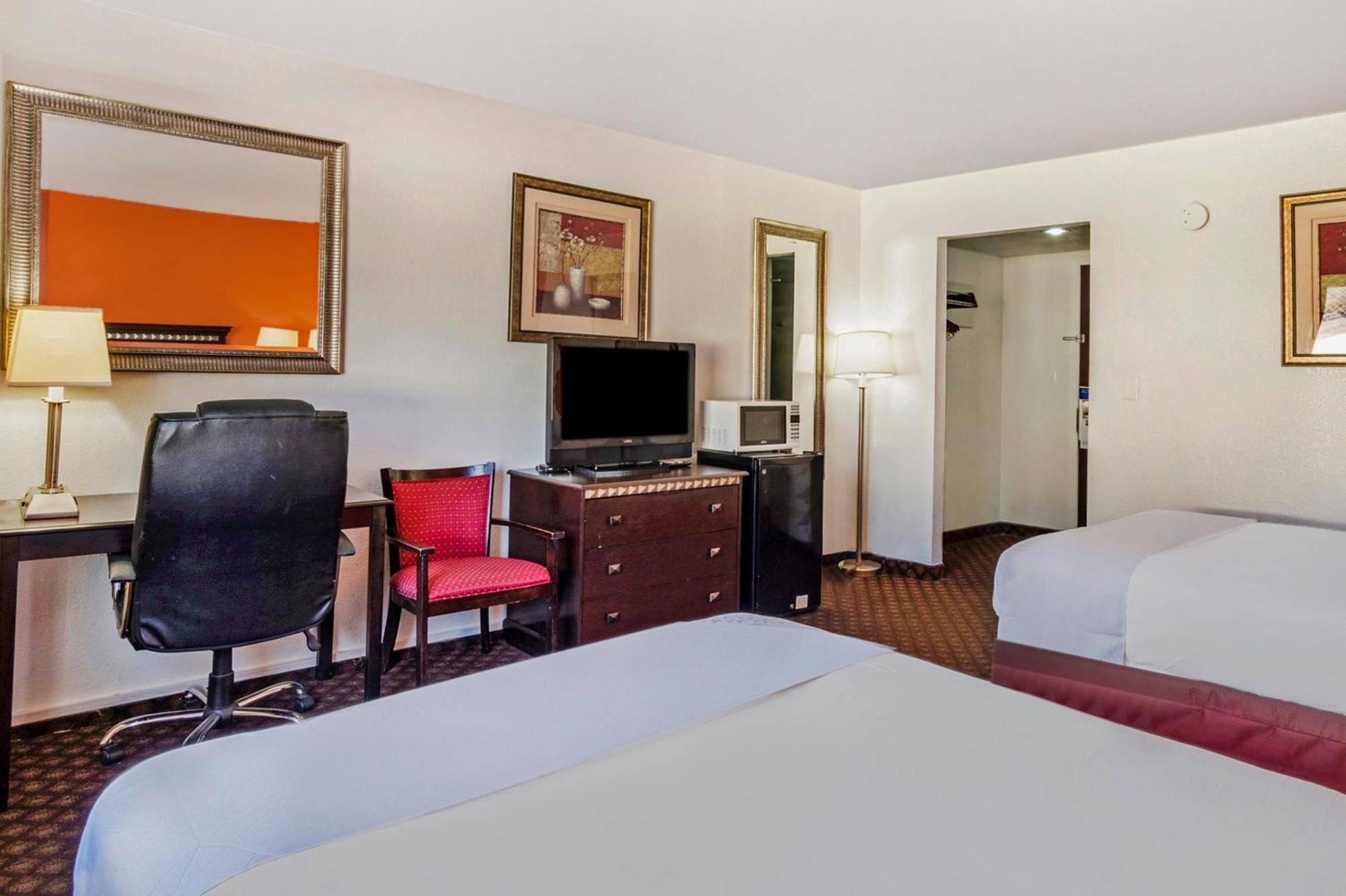 Hotel Oyo Townhouse Dodge Ks 2*