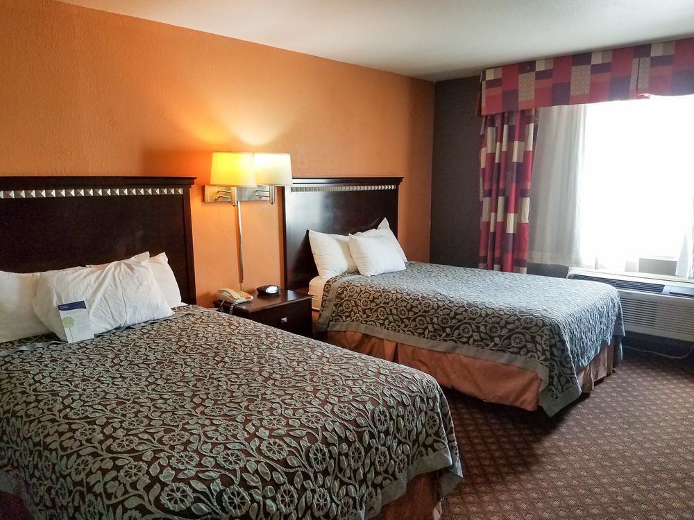 Oyo Townhouse Dodge Ks 2*